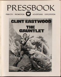 3a802 GAUNTLET pressbook '77 great art of Clint Eastwood & Sondra Locke by Frank Frazetta!