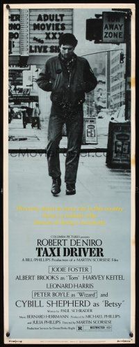 2y644 TAXI DRIVER insert '76 Robert De Niro walking alone, directed by Martin Scorsese!