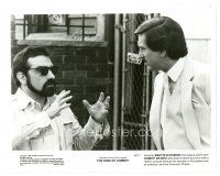 3c519 KING OF COMEDY candid 8x10 still '83 Martin Scorsese discussing a scene with Robert De Niro!