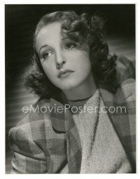 3c532 LARAINE DAY 7.25x9.5 still '39 young head & shoulders close up starring in Sergeant Madden!