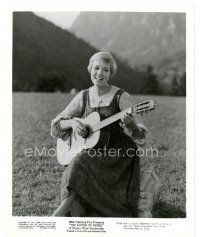3c845 SOUND OF MUSIC 8x10 still '65 close up of Julie Andrews playing guitar & singing!