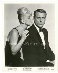 3c889 THAT TOUCH OF MINK 8x10 still '62 great c/u of Doris Day about to kiss Cary Grant in tux!