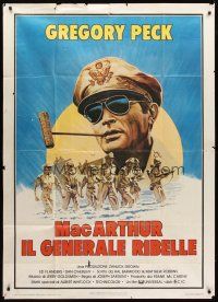 3d817 MacARTHUR Italian 1p '77 daring, brilliant, stubborn World War II Rebel General Gregory Peck!