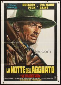 3p187 STALKING MOON Italian 1p '68 cool different close up art of Gregory Peck with rifle!