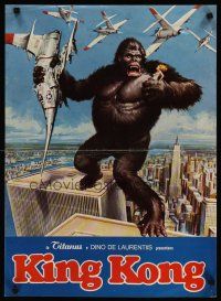 4a284 KING KONG Italian 20x27 '76 John Berkey art of BIG Ape on the Twin Towers!