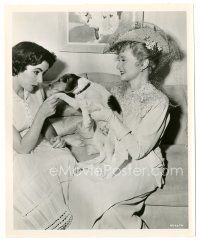4b284 FATHER'S LITTLE DIVIDEND candid 8x10 still '51 Elizabeth Taylor with Billie Burke & puppy!