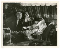 4b283 FATHER'S LITTLE DIVIDEND 8x10 still '51 c/u of Spencer Tracy outdoors with Elizabeth Taylor!