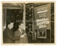 4b403 HOUSE ON HAUNTED HILL candid 8x10 still '59 great image of lobby card at ticket booth!