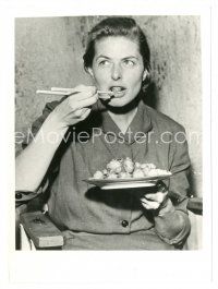 4b422 INGRID BERGMAN 6x8 news photo '82 portrait from 1958 released at the time of her death!