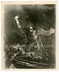 4b492 KING KONG 8x10 still R38 special effects image of men by boat taking aim at the giant ape!