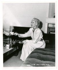 4b499 LADY FROM SHANGHAI candid 8x10 still '47 blonde Rita Hayworth handed coffee by Cronenweth!