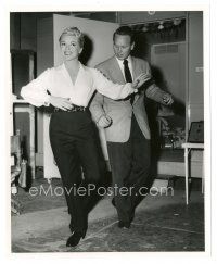 4b507 LATIN LOVERS candid 8x10 still '53 Lana Turner does a quick rhumba on set with makeup man!