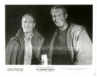 4b869 TOWERING INFERNO candid 8x10 still '74 c/u of Paul Newman & Steve McQueen drinking Coors!