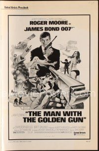 4e413 MAN WITH THE GOLDEN GUN pressbook '74 art of Roger Moore as James Bond by Robert McGinnis!