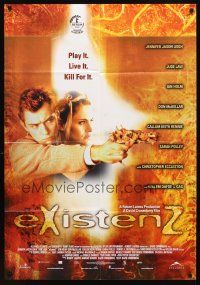 4c282 EXISTENZ int'l 1sh '99 David Cronenberg, cool image of Jennifer Jason Leigh & Jude Law!
