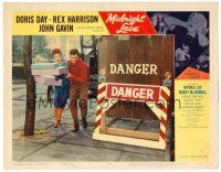 4d615 MIDNIGHT LACE LC #4 '60 John Gavin helps Doris Day carrying boxes by danger sign on street!