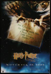 4k258 HARRY POTTER & THE PHILOSOPHER'S STONE teaser DS 1sh '01 Hedwig the owl carrying THE letter!