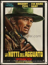 4s496 STALKING MOON Italian 1p '68 cool different close up art of Gregory Peck with rifle!