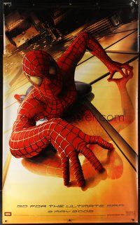 4z183 SPIDER-MAN vinyl banner '02 Tobey Maguire crawling up wall, Marvel Comics!