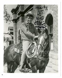 5a887 WILL HUTCHINS signed 8x10 REPRO still '90s great close up on horseback from Sugarfoot!