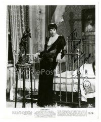5a582 LIZA MINNELLI signed 8x10 still '72 full-length standing by bed from Cabaret!