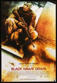 5b079 BLACK HAWK DOWN DS 1sh '01 Ridley Scott, Josh Hartnett in helicopter!