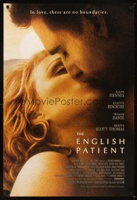 5b207 ENGLISH PATIENT 1sh '96 Ralph Fiennes & Kristin Scott Thomas kiss close-up!
