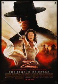 5b393 LEGEND OF ZORRO advance DS 1sh '05 Antonio Banderas is Zorro, sexy Catherine Zeta-Jones!