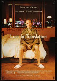 5b428 LOST IN TRANSLATION DS 1sh '03 image of lonely Bill Murray in Tokyo, Sofia Coppola!