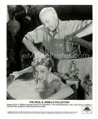5d054 PAULETTE GODDARD video 8x10 still R95 candid being washed by Cecil B. DeMille in Unconquered!