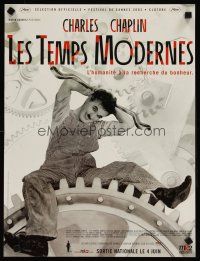 5f794 MODERN TIMES French 15x21 R02 great image of Charlie Chaplin seated on gear!
