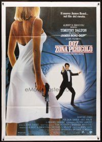 5h428 LIVING DAYLIGHTS Italian 1p '87 Timothy Dalton as James Bond & sexy Maryam d'Abo with gun!