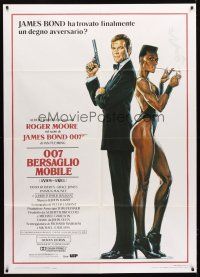 5h402 VIEW TO A KILL Italian 1p '85 art of Roger Moore as James Bond 007 by Daniel Goozee!
