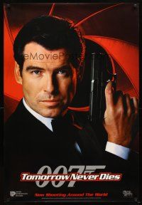 5h472 TOMORROW NEVER DIES int'l teaser DS 1sh '97 close-up of Pierce Brosnan as James Bond 007!