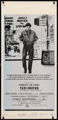 5k541 TAXI DRIVER Italian locandina R80s classic c/u of Robert De Niro walking, Martin Scorsese!