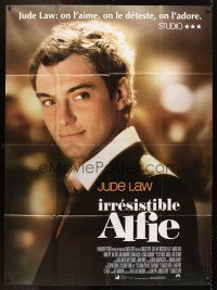 5r432 ALFIE French 1p '04 great close up of Jude Law, who has many women!