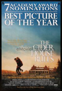 5w187 CIDER HOUSE RULES 1sh '99 Tobey McGuire carries Charlize Theron piggyback!