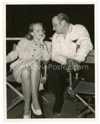 5x733 SERGEANT MADDEN candid 8x10 still '39 Marlene Dietrich visits with star Wallace Beery!