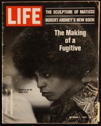 6b259 LIFE MAGAZINE magazine September 11, 1970 The Making of a Fugitive, Angela Davis!