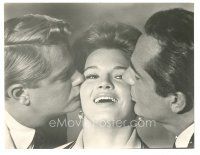 6b092 ROME ADVENTURE deluxe 10.25x13.5 still '62 Angie Dickinson kissed by Troy Donahue & Brazzi!