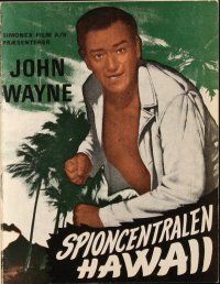 6b568 BIG JIM McLAIN Danish program '52 different images of John Wayne in Hawaii!