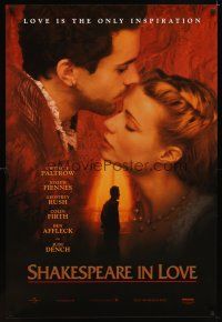6g666 SHAKESPEARE IN LOVE teaser 1sh '98 romantic close up of Gwyneth Paltrow & Joseph Fiennes!