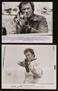 6f774 ENFORCER 2 8x10 stills '76 c/u of Clint Eastwood as Dirty Harry with really large guns!