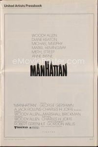 6p821 MANHATTAN pressbook '79 classic image of Woody Allen & Diane Keaton by Brooklyn bridge!