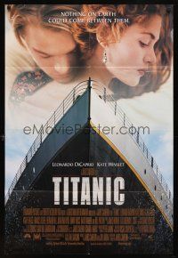 6k887 TITANIC DS 1sh '97 Leonardo DiCaprio, Kate Winslet, directed by James Cameron
