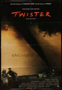 6k914 TWISTER advance DS 1sh '96 storm chasers Bill Paxton & Helen Hunt running away from tornado!