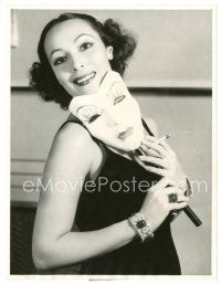 6m262 DOLORES DEL RIO deluxe 6.5x8.5 news photo '35 smiling close up with cool mask & cigarette!