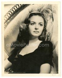6m269 DONNA REED 8x10 still '60s close portrait of the beautiful star sitting in cool chair!