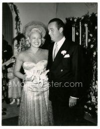 6m538 LANA TURNER candid 7.25x9.5 still '48 getting married to millionaire Bob Topping!
