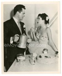 6m586 LOVE IS BETTER THAN EVER candid 8x10 key book still '52 Larry Parks & Liz Taylor on a break!